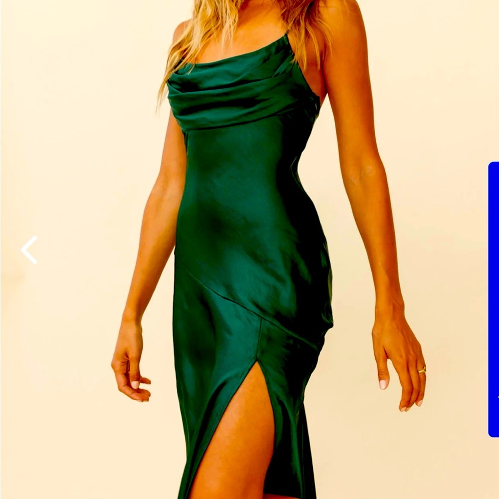 WELL VERSED PLEATED BUST FRONT SPLIT DRESS FOREST GREEN
